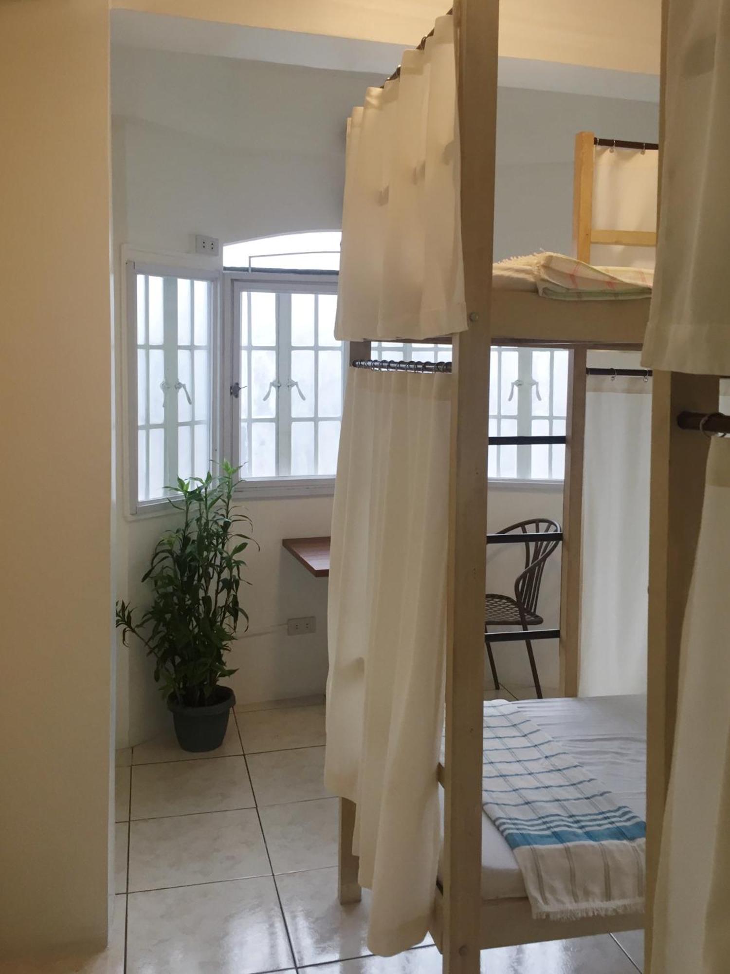 1 River Central Hostel Makati City Room photo